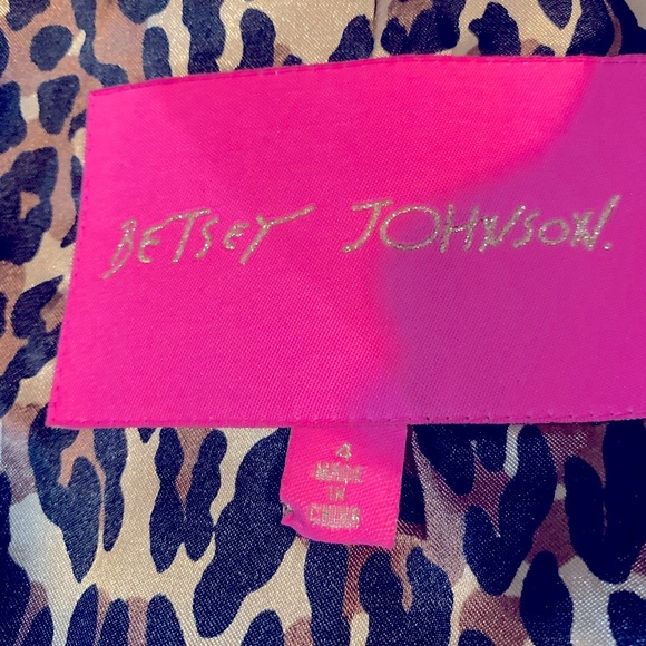 Rare Cream Betsey Johnson Pea Coat with Gold Heart on buttons - Size 4 - Picture 10 of 11